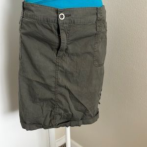 Acid- wash Army Green | Women | Cargo Skirt